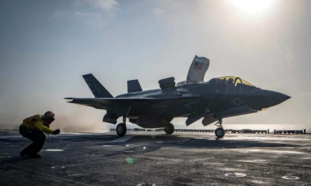 Χανιά: Τα συντρίμμια του βρετανικού F-35 που συνετρίβη στη Μεσόγειο έφτασαν για ανάλυση στο Μαράθι